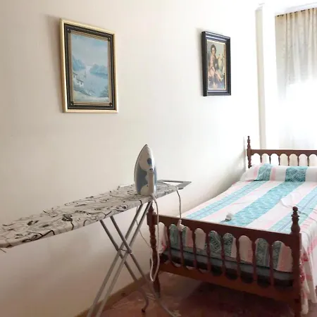 With 4 Bedrooms In With Balcony Апартаменти Саншеншо